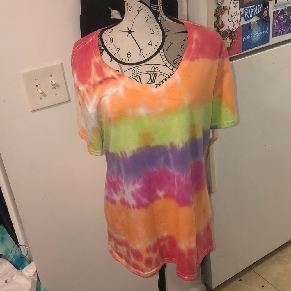 Handmade V-Neck Women’s Tie-dye Tee
